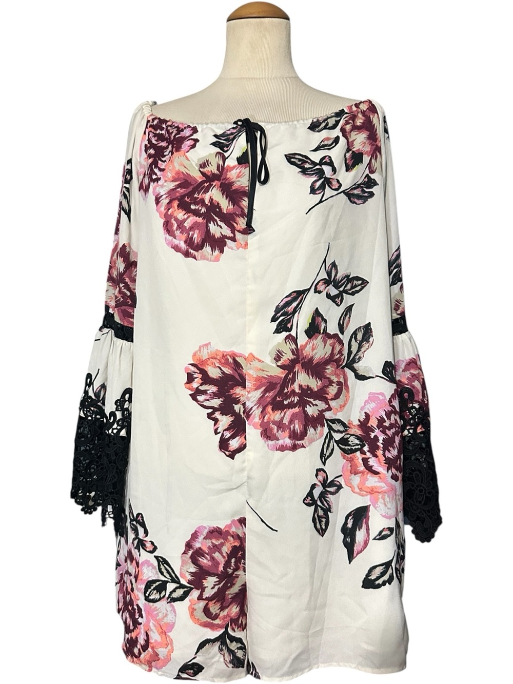 Guess Off Shoulder Vivien Romper NWT Blissful Blooms Size M